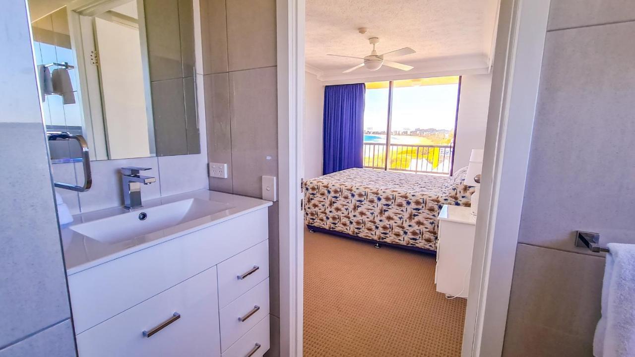 גולד קוסט Pelican Sands Beach Resort מראה חיצוני תמונה